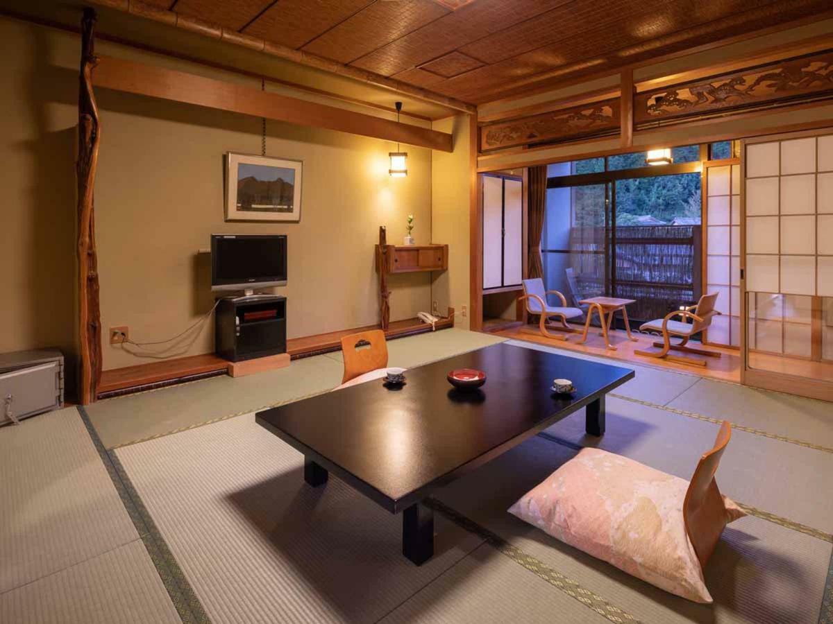 Yumoto Sakakibarakan Tsu Extérieur photo