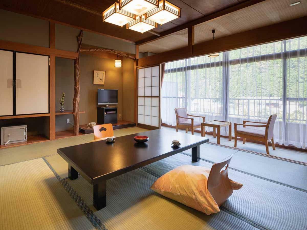 Yumoto Sakakibarakan Tsu Extérieur photo